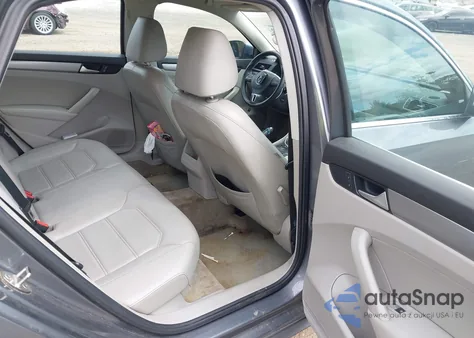 2015 Volkswagen Passat 1.8T Limited Edition z USA, uszkodzony, nr VIN 1VWAT7A33FC087121